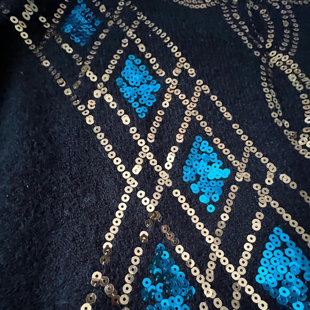 European Fashion Sweater - Picture 5 of 7